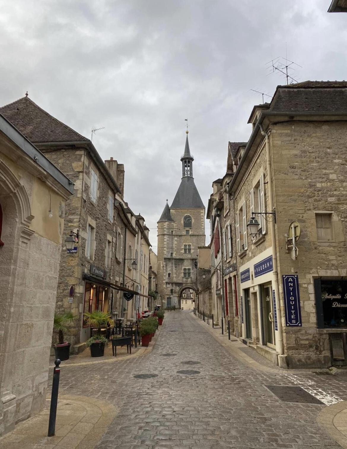 אבלון "La Petite Maison" Triplex Au Centre Ville - Les Terres Du Roy מראה חיצוני תמונה